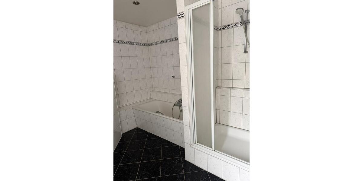 Erdgeschoßwohnung Hannover Vahrenwald-List - 3.5 Zimmer, 133 m&sup2;, 1.600&euro; | Angebot:24805765