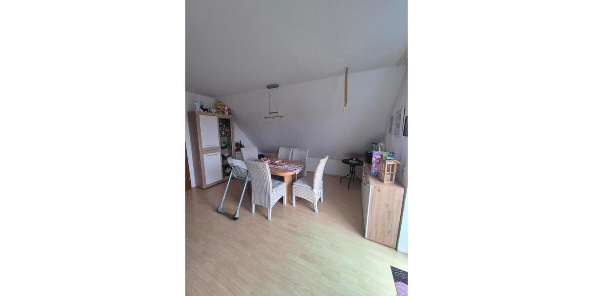 Dachgeschoßwohnung Neustadt am Rübenberge - 4 Zimmer, 93 m&sup2;, 697&euro; | Angebot:25172488