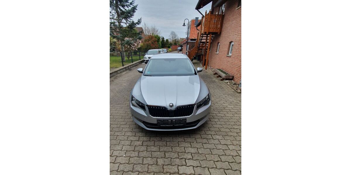Skoda Superb 134.000 km 10.450 &euro; Beckedorf 31699