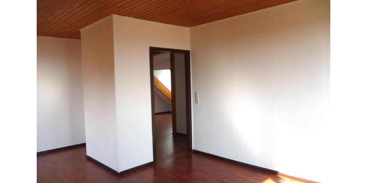 Dachgeschoßwohnung Hemmingen - 3.5 Zimmer, 100 m&sup2;, 850&euro; | Angebot:24350624