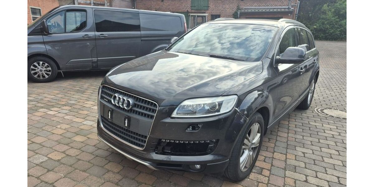 Audi Q7 258.775 km 7.950 &euro; Barsinghausen 30890