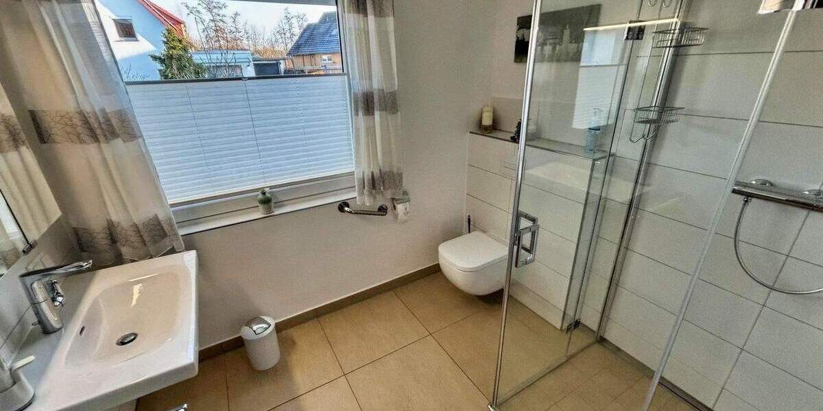 Einfamilienhaus Isernhagen Altwarmbüchen - 5 Zimmer, 192 m&sup2;, 599.000&euro; | Angebot:25672298