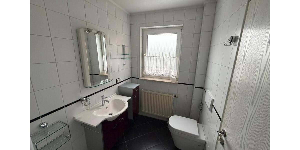 Etagenwohnung Garbsen Berenbostel - 7 Zimmer, 230 m&sup2;, 2.300&euro; | Angebot:25782516
