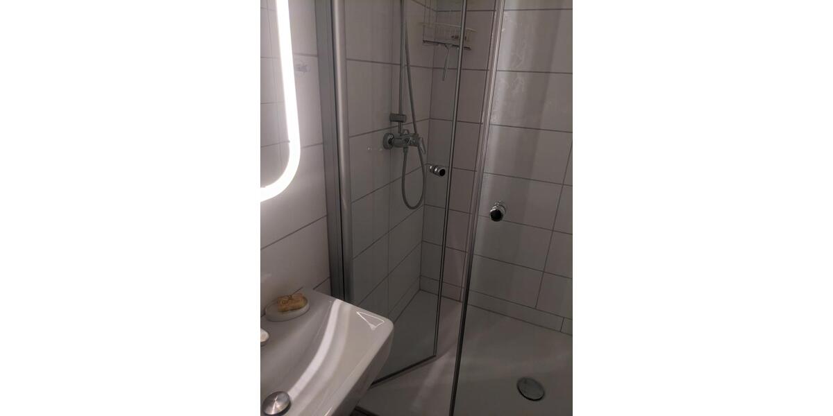 Etagenwohnung Hannover Vahrenwald-List - 2 Zimmer, 72 m&sup2;, 1.165&euro; | Angebot:25639005