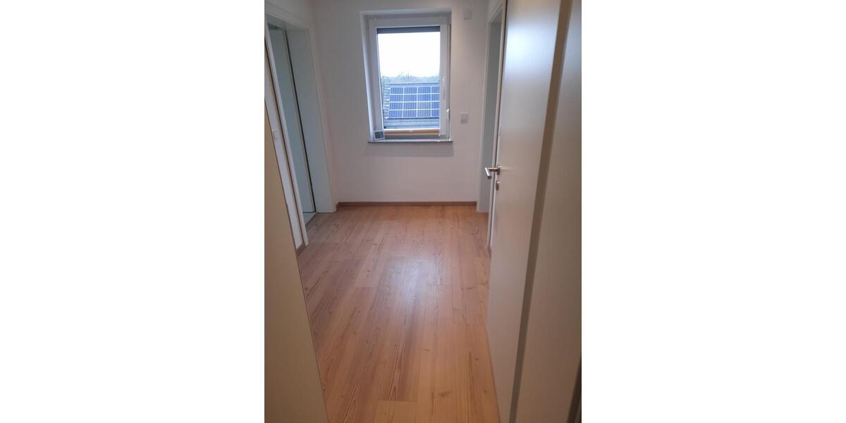 Dachgeschoßwohnung Isernhagen - 3 Zimmer, 75 m&sup2;, 800&euro; | Angebot:25892719