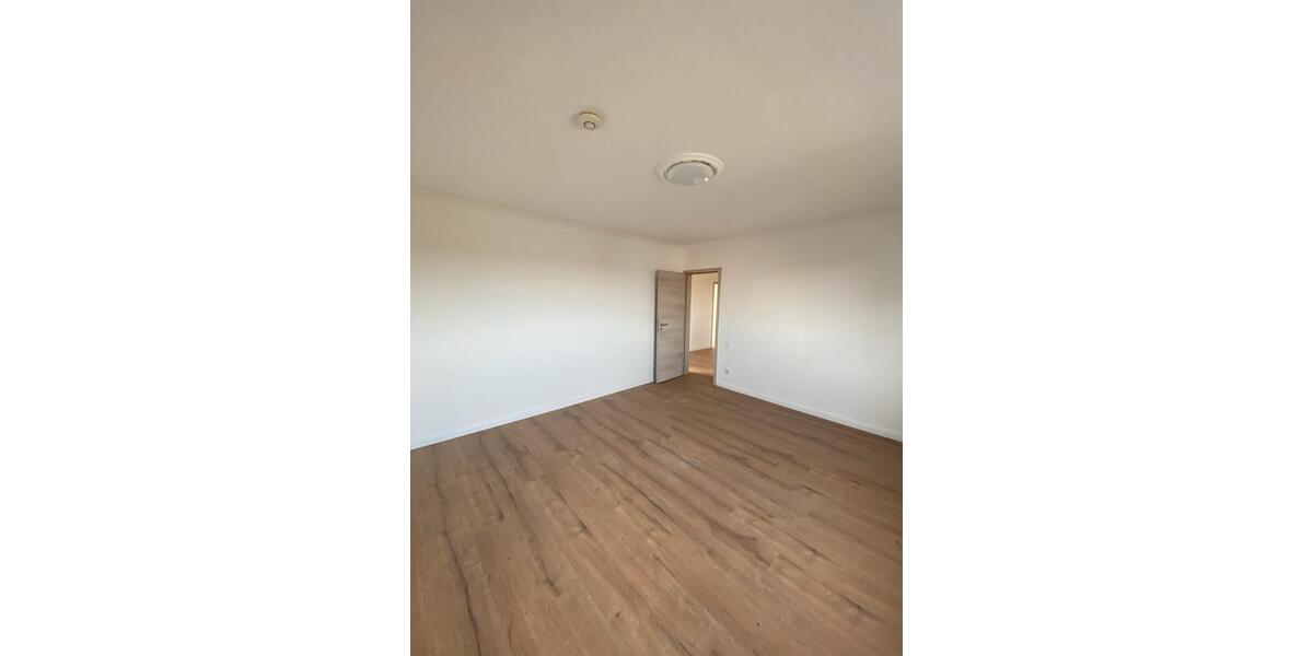 Etagenwohnung Garbsen - 4 Zimmer, 110 m&sup2;, 245.000&euro; | Angebot:25416175