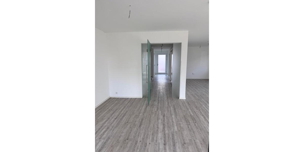 Maisonettenwohnung Wunstorf - 5 Zimmer, 141 m&sup2;, 2.200&euro; | Angebot:25960055
