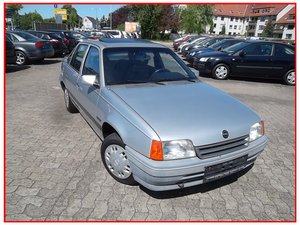 Opel Kadett E Beauty Lim. SEDAN GSD AUTOM- SERVO 74.000 km 2.800 &euro; Hannover 30179