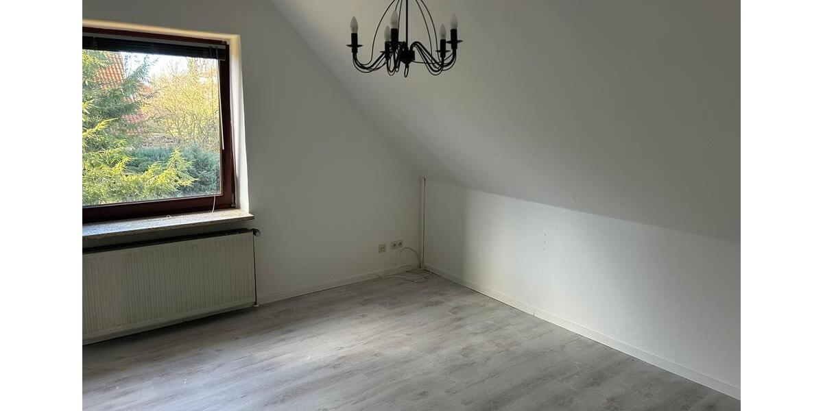 Doppelhaushälfte Burgwedel - 4 Zimmer, 116 m&sup2;, 1.250&euro; | Angebot:25834126