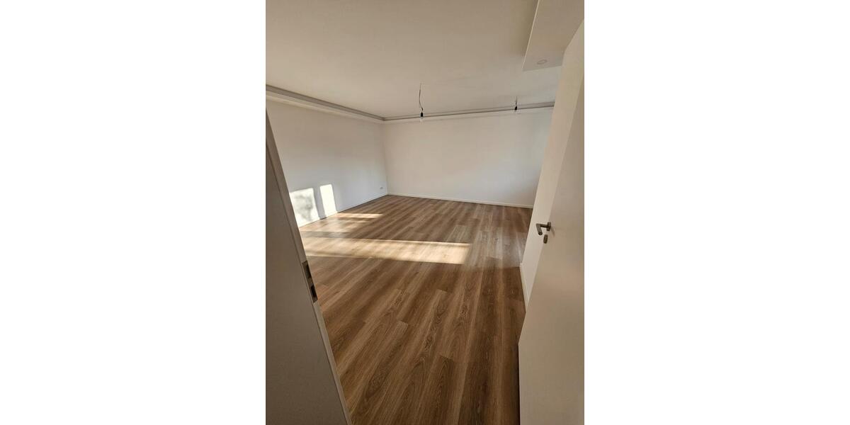 Hochparterre Hannover Herrenhausen-Stöcken - 2 Zimmer, 64 m&sup2;, 1.055&euro; | Angebot:25839724