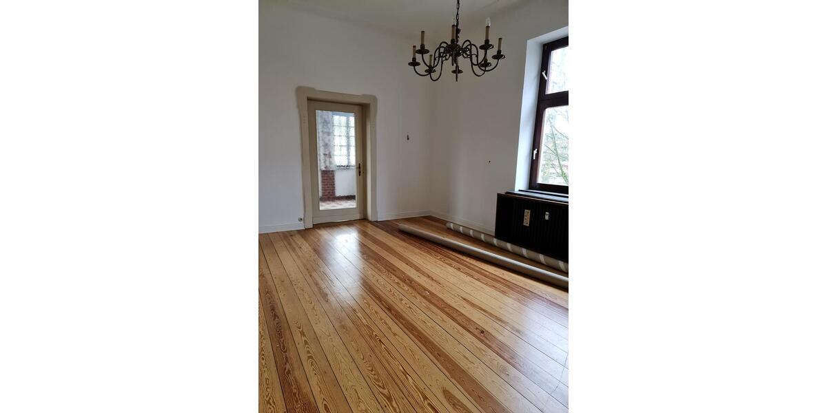 Etagenwohnung Stadthagen - 6 Zimmer, 150 m&sup2;, 1.275&euro; | Angebot:25995460