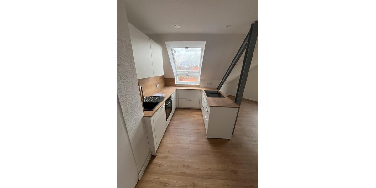 Dachgeschoßwohnung Garbsen - 4 Zimmer, 122 m&sup2;, 1.300&euro; | Angebot:25851903