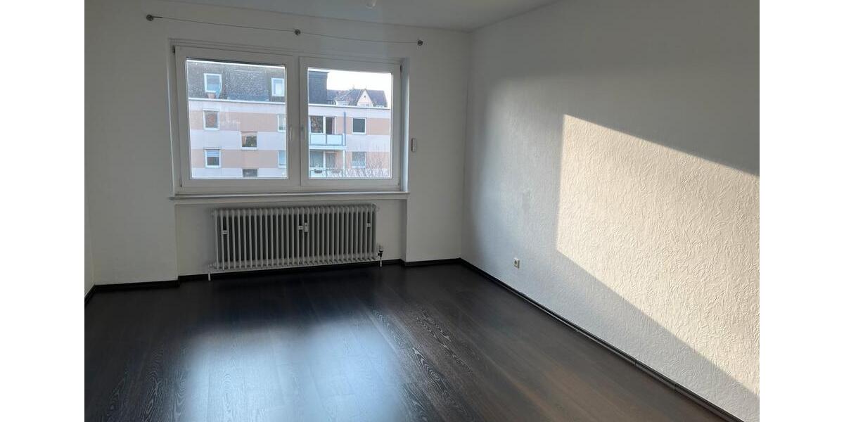 Etagenwohnung Lehrte - 3 Zimmer, 82 m&sup2;, 1.000&euro; | Angebot:25640691