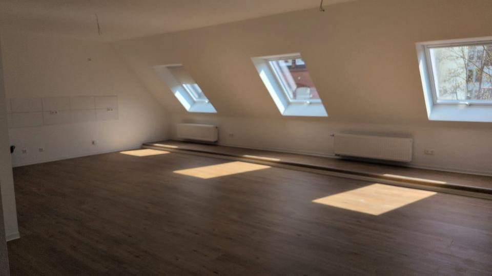 Dachgeschoßwohnung Hannover Linden-Limmer - 2 Zimmer, 64 m&sup2;, 742&euro; | Angebot:26448062