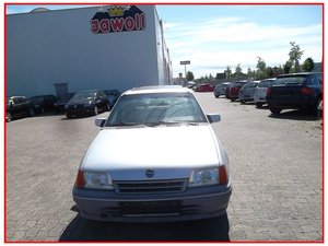 Opel Kadett E Beauty Lim. SEDAN GSD AUTOM- SERVO 74.000 km 2.800 &euro; Hannover 30179