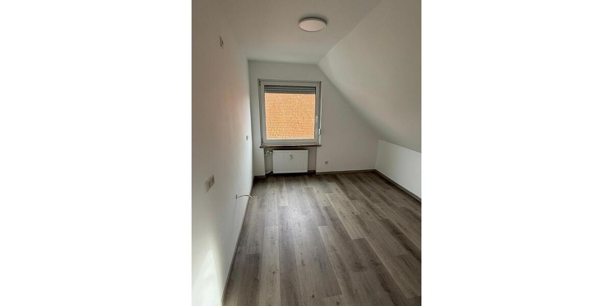 Dachgeschoßwohnung Rodenberg - 3 Zimmer, 56 m&sup2;, 495&euro; | Angebot:26689017