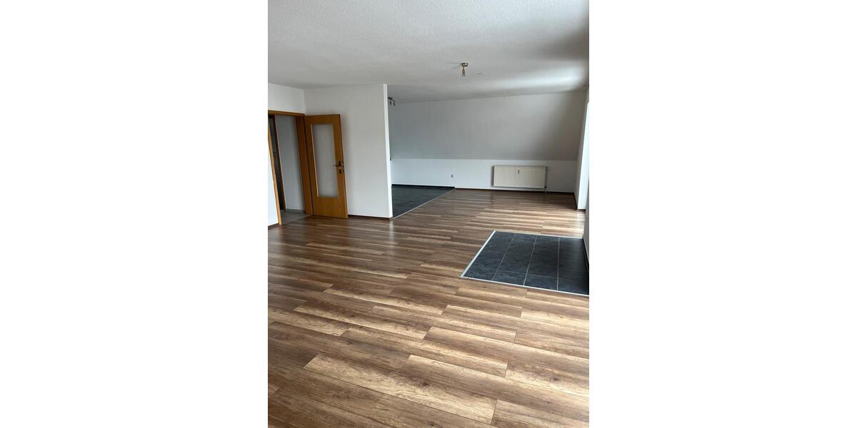 Etagenwohnung Lehrte - 3 Zimmer, 94 m&sup2;, 1.150&euro; | Angebot:24838965