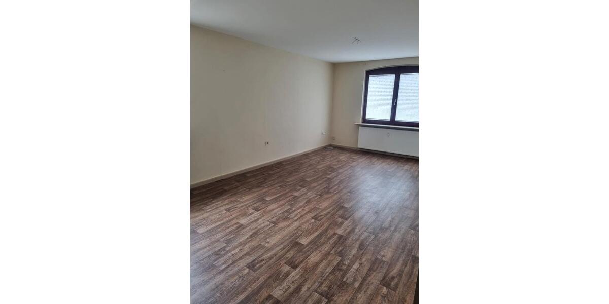 Etagenwohnung Springe - 3.5 Zimmer, 130 m&sup2;, 650&euro; | Angebot:26443667