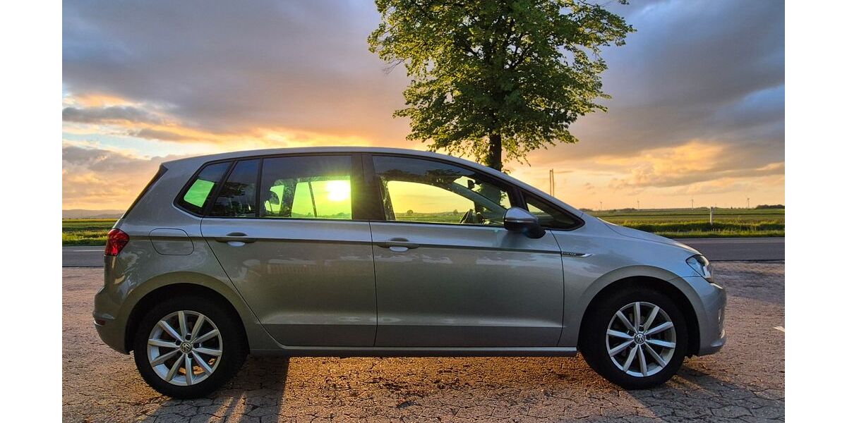 VW Golf Sportsvan 151.522 km 7.990 &euro; Springe 31832