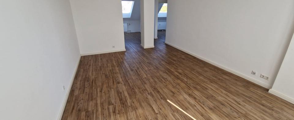 Dachgeschoßwohnung Hannover Buchholz-Kleefeld - 2.5 Zimmer, 56 m&sup2;, 159.000&euro; | Angebot:27489376