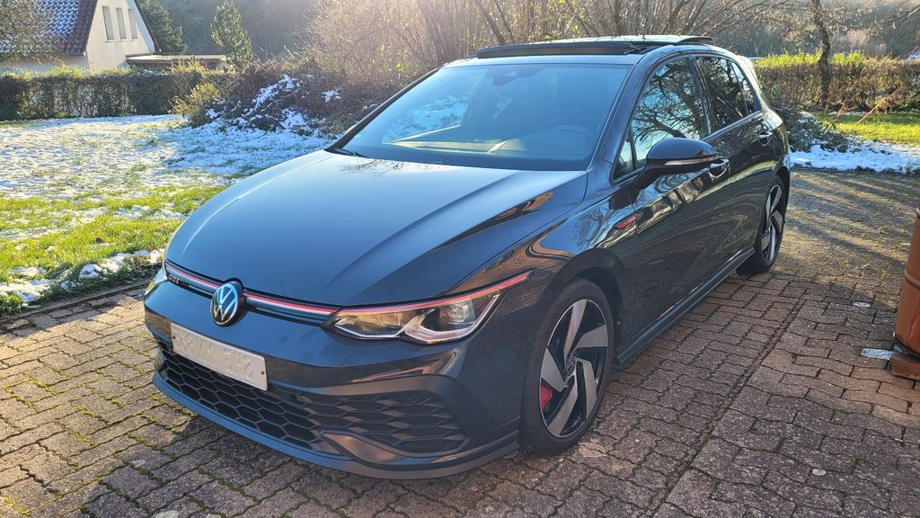 VW Golf 8.000 km 39.900 &euro; Stadthagen 31655