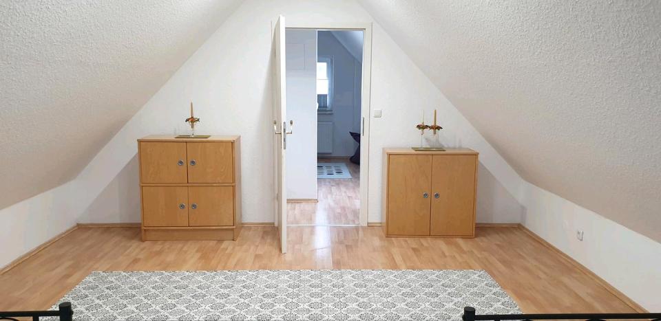 Dachgeschoßwohnung Neustadt am Rübenberge - 3.5 Zimmer, 120 m&sup2;, 1.100&euro; | Angebot:25613357