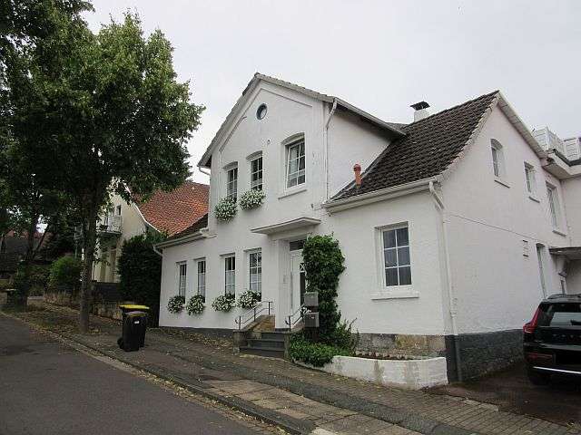 Einfamilienhaus Barsinghausen - 8 Zimmer, 254 m&sup2;, 398.000&euro; | Angebot:23759398