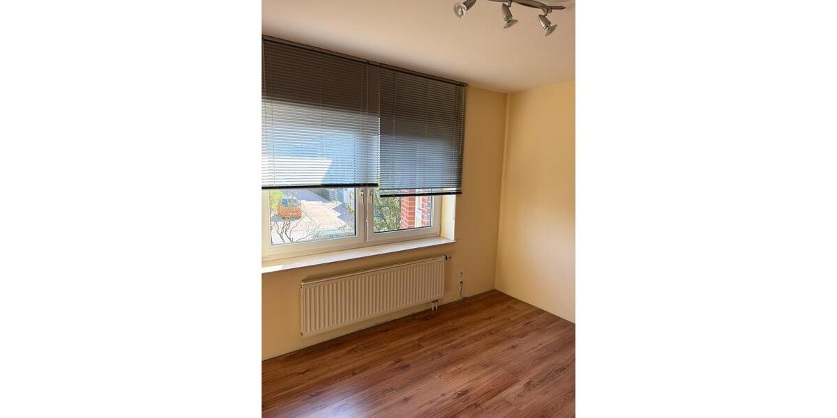 Etagenwohnung Garbsen Berenbostel - 7 Zimmer, 230 m&sup2;, 2.300&euro; | Angebot:25782516