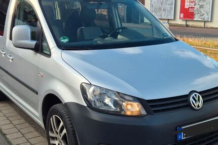 VW Caddy 146.000 km 9.900 &euro; laatzen 30880
