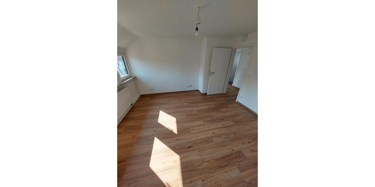 Dachgeschoßwohnung Sarstedt - 3 Zimmer, 57 m&sup2;, 684&euro; | Angebot:25907116
