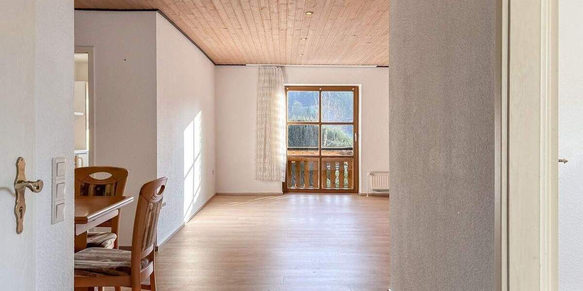Einfamilienhaus Bad Münder Nienstedt - 8 Zimmer, 231 m&sup2;, 385.000&euro; | Angebot:25744144