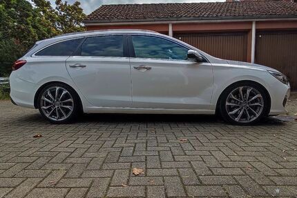 Hyundai i30 81.221 km 14.799 &euro; Hannover 30457