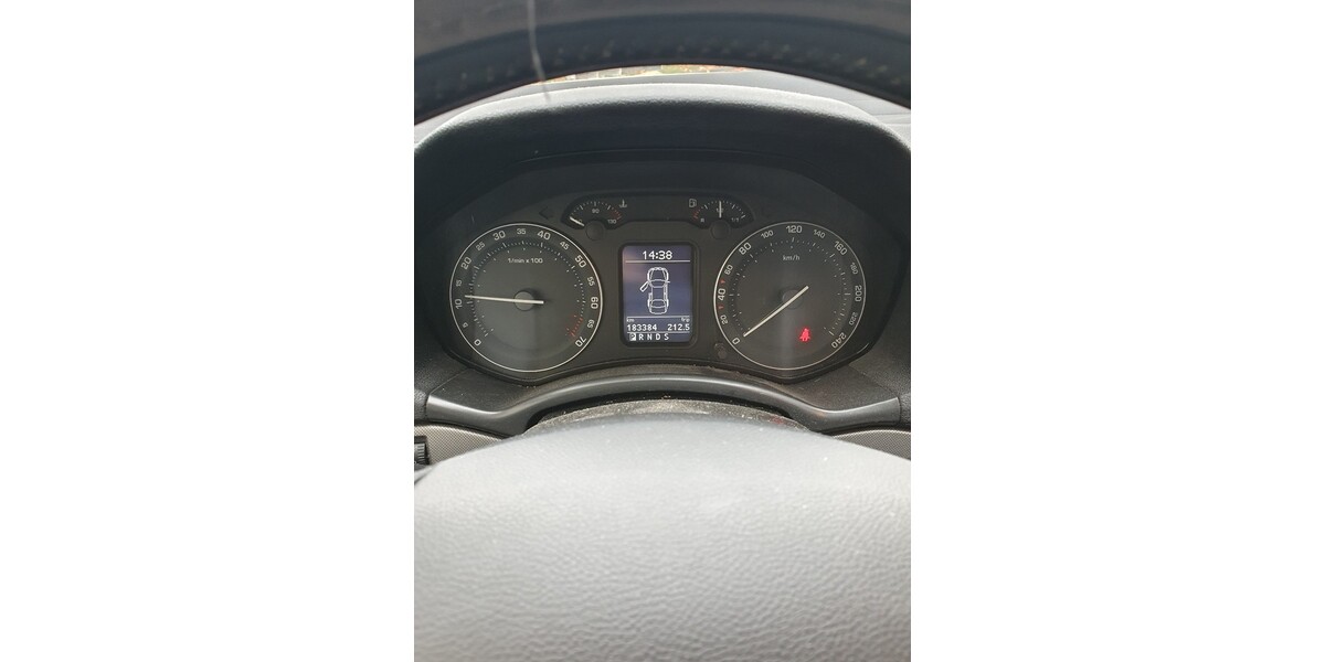 Skoda Oktavia 183.384 km 3.200 &euro; Springe 31832