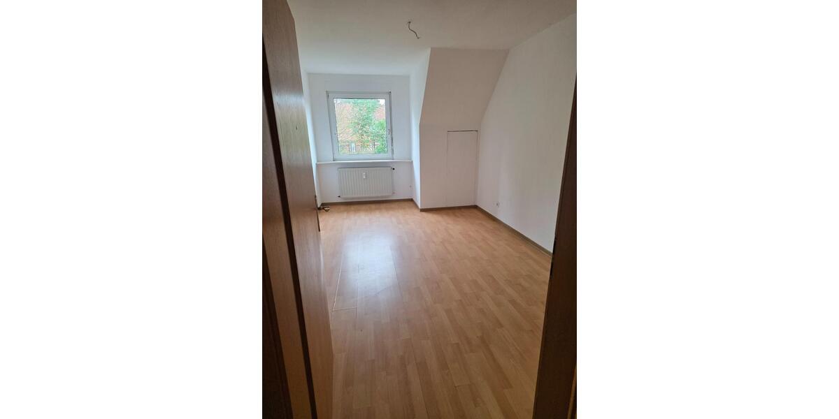 Dachgeschoßwohnung Neustadt am Rübenberge - 3 Zimmer, 80 m&sup2;, 650&euro; | Angebot:25861477