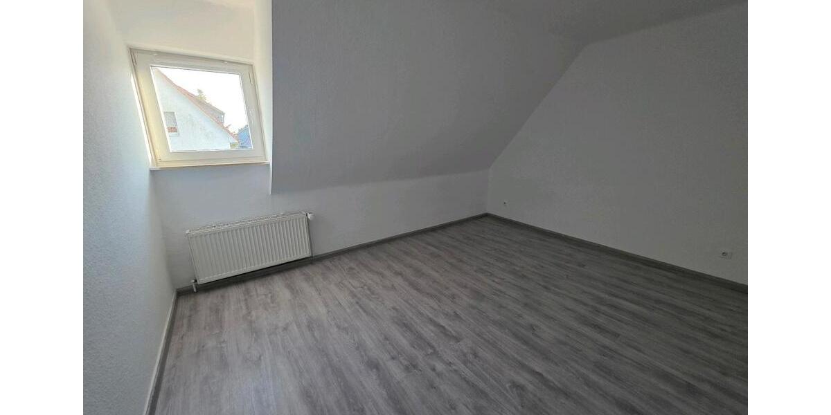 Dachgeschoßwohnung Garbsen - 3 Zimmer, 50 m&sup2;, 500&euro; | Angebot:25394105