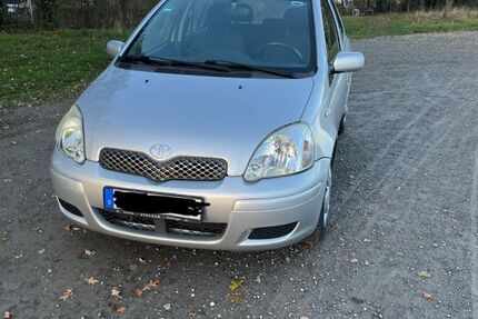 Toyota Yaris 108.000 km 2.199 &euro; Garbsen 30823