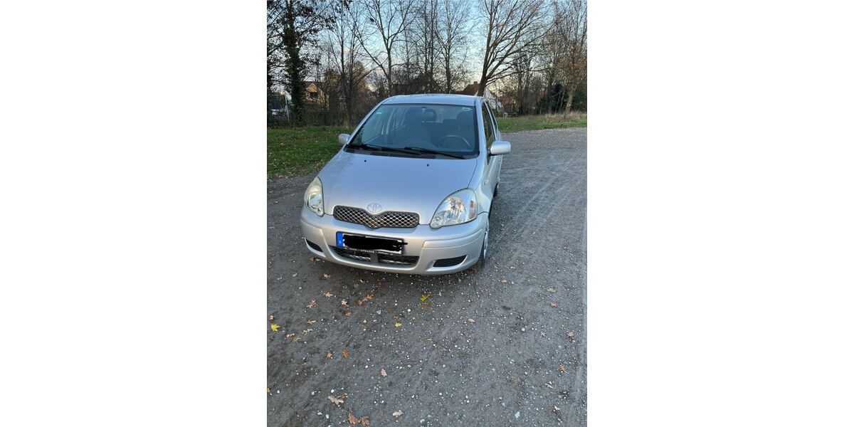 Toyota Yaris 108.000 km 2.199 &euro; Garbsen 30823