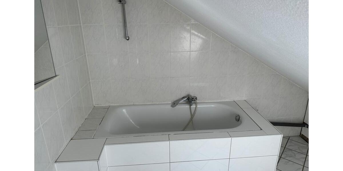 Dachgeschoßwohnung Wedemark - 2.5 Zimmer, 67 m&sup2;, 580&euro; | Angebot:25922657