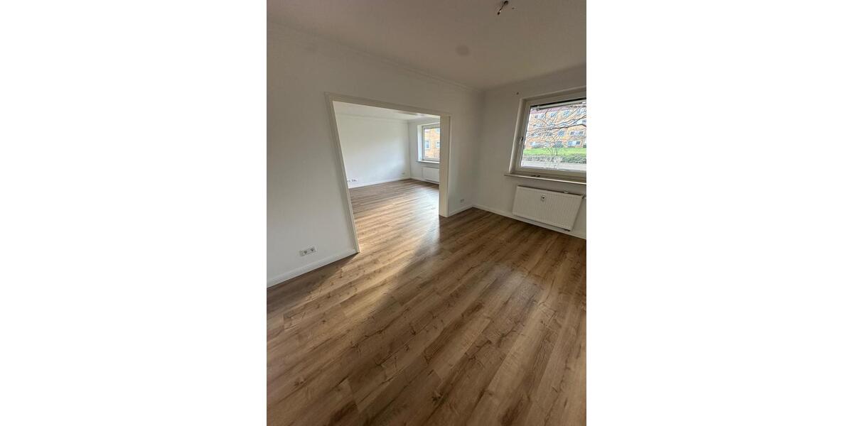 Erdgeschoßwohnung Hannover Vahrenwald-List - 3.5 Zimmer, 86 m&sup2;, 1.050&euro; | Angebot:25782503