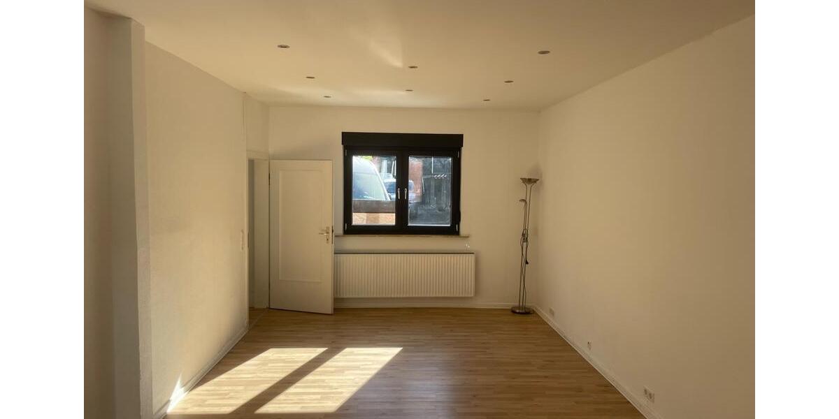 Erdgeschoßwohnung Hannover Herrenhausen-Stöcken - 3 Zimmer, 100 m&sup2;, 1.200&euro; | Angebot:26421306