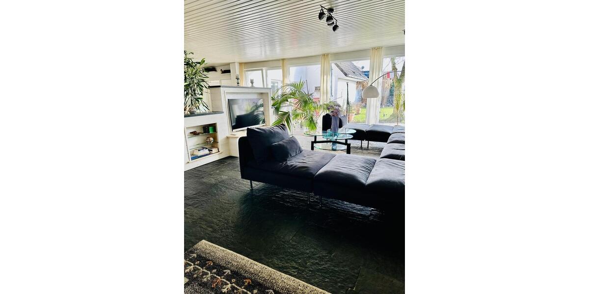 Etagenwohnung Isernhagen - 6 Zimmer, 255 m&sup2;, 2.500&euro; | Angebot:25381857