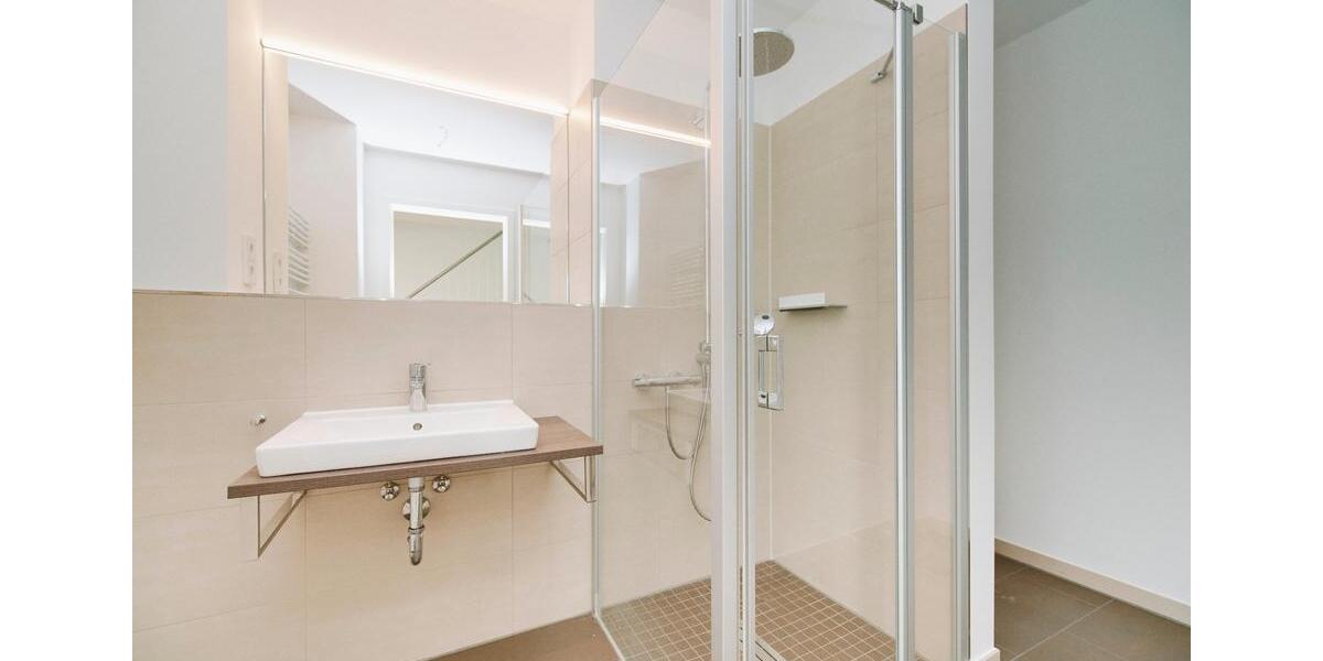 Etagenwohnung Hannover - 2 Zimmer, 186 m&sup2;, 3.076&euro; | Angebot:24802648