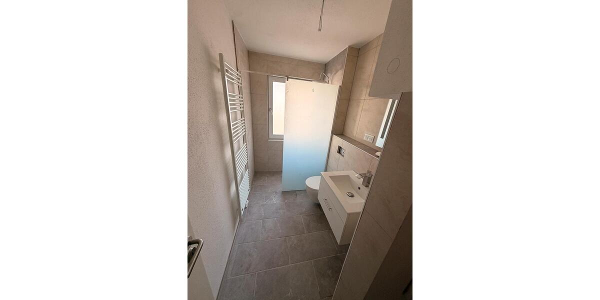 Etagenwohnung Hannover - 2 Zimmer, 75 m&sup2;, 1.000&euro; | Angebot:25844762