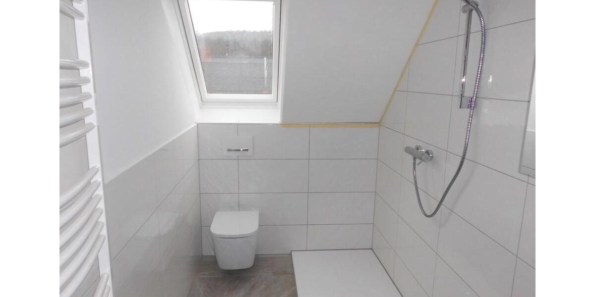 Dachgeschoßwohnung Rodenberg - 3 Zimmer, 80 m&sup2;, 500&euro; | Angebot:25613332