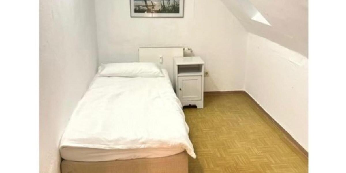 Etagenwohnung Bad Nenndorf - 4 Zimmer, 104 m&sup2;, 1.325&euro; | Angebot:26656892