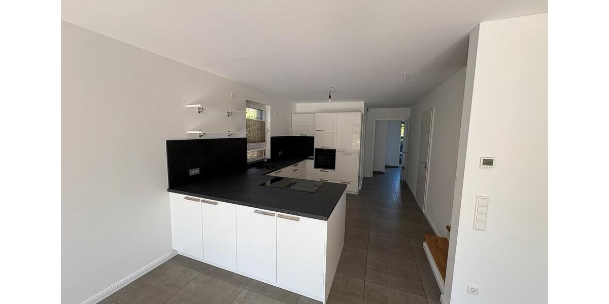 Reihenhaus Garbsen Berenbostel - 6 Zimmer, 156 m&sup2;, 1.900&euro; | Angebot:25882472