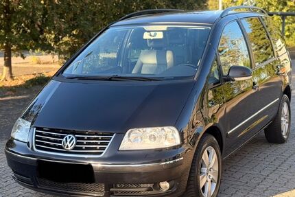VW Sharan 306.454 km 2.690 &euro; Neustadt 31535