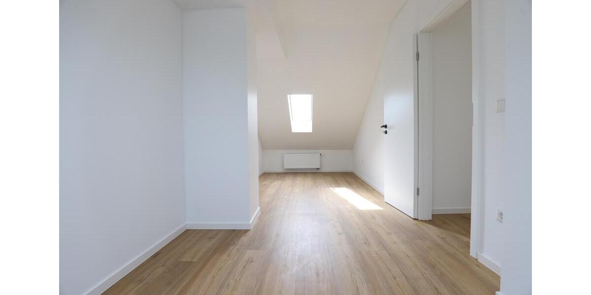 Dachgeschoßwohnung Hannover Bothfeld-Vahrenheide - 4 Zimmer, 84 m&sup2;, 209.000&euro; | Angebot:27122032