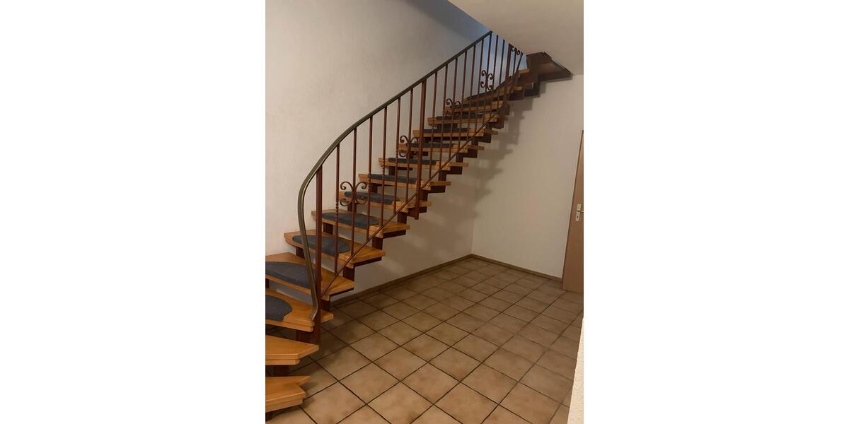 Etagenwohnung Wunstorf - 4.5 Zimmer, 127 m&sup2;, 920&euro; | Angebot:25626901