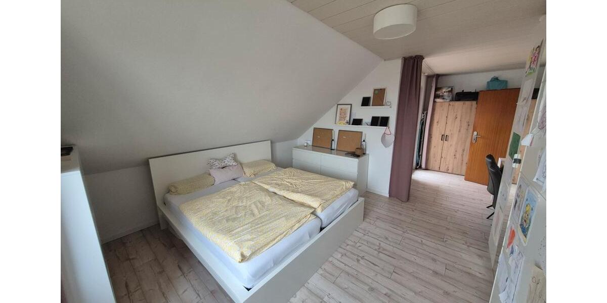 Dachgeschoßwohnung Barsinghausen - 3 Zimmer, 75 m&sup2;, 950&euro; | Angebot:25723887